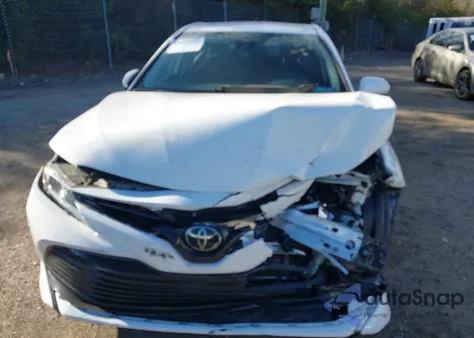 2020 Toyota Camry Le из США, поврежденный, VIN 4T1C11AK8LU887291